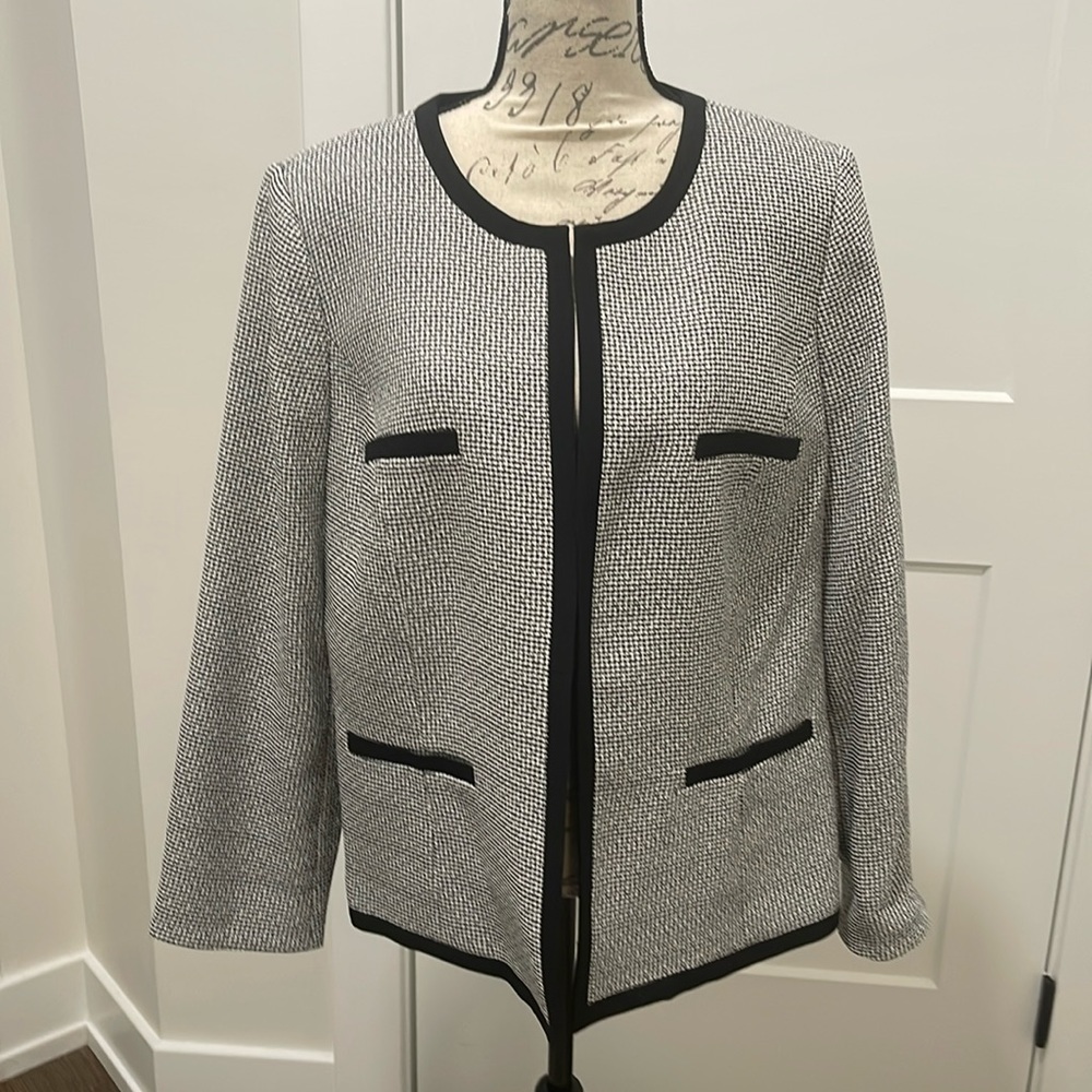 Kasper open front cotton tweed look black and white blazer size 14w